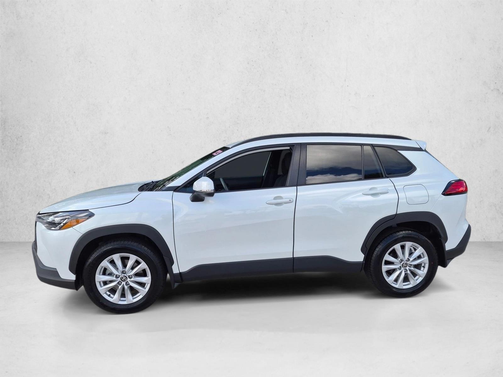 Used 2023 Wind Chill Pearl Toyota LE image 8