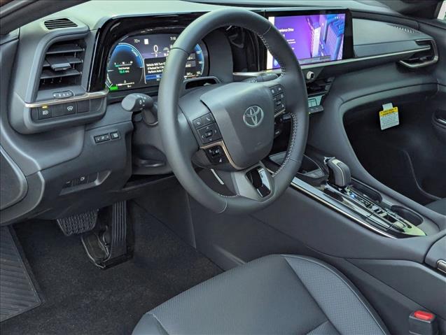 View vehicle photo 3