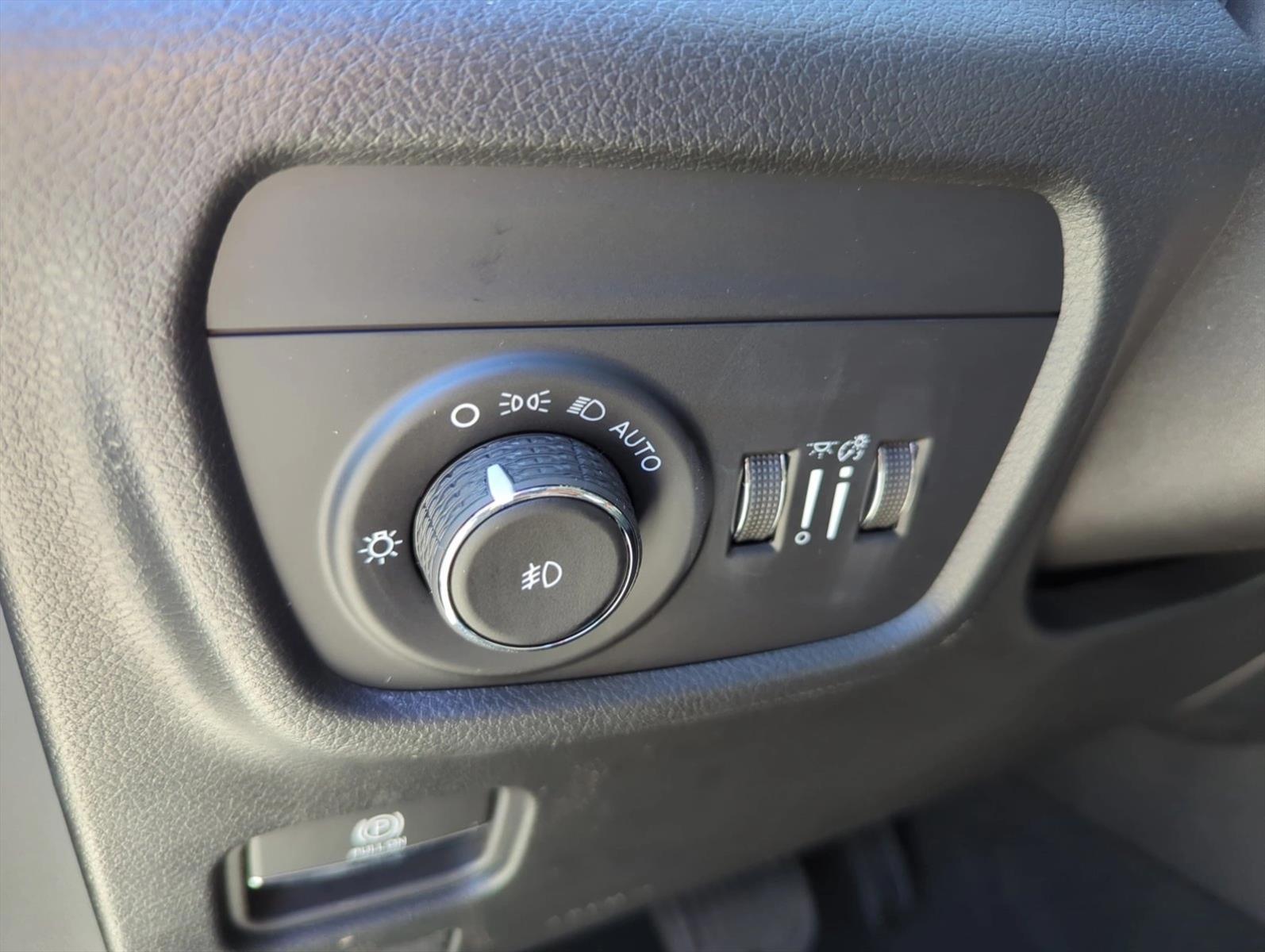Used 2026 Diamond Black Crystal Pearlcoat Jeep Limited Reserve image 16