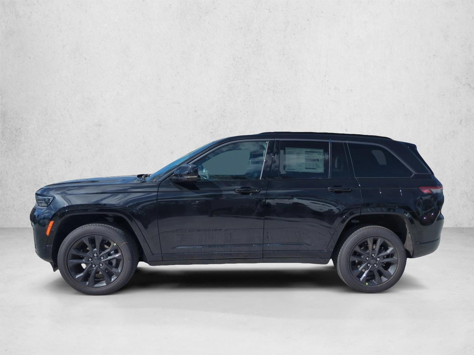 Used 2026 Diamond Black Crystal Pearlcoat Jeep Limited Reserve image 4