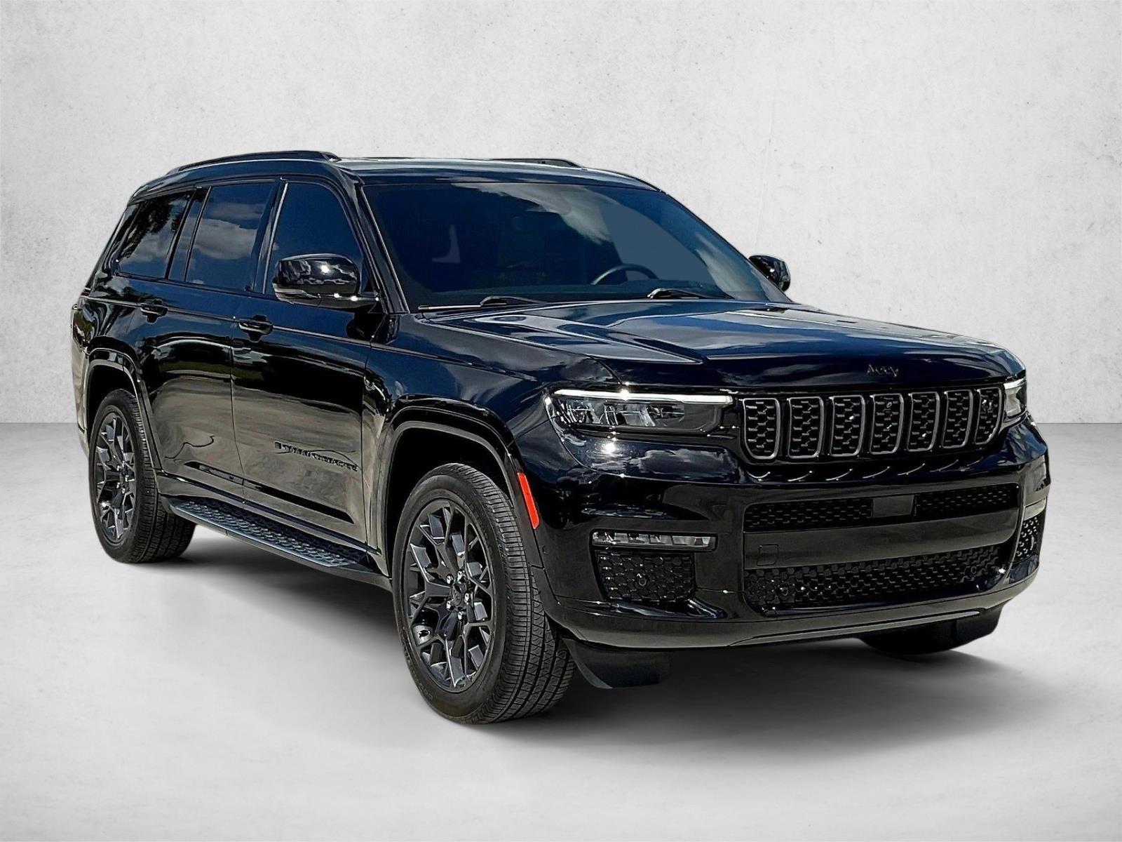 Used 2023 Diamond Black Crystal Pearlcoat Jeep Summit image 9