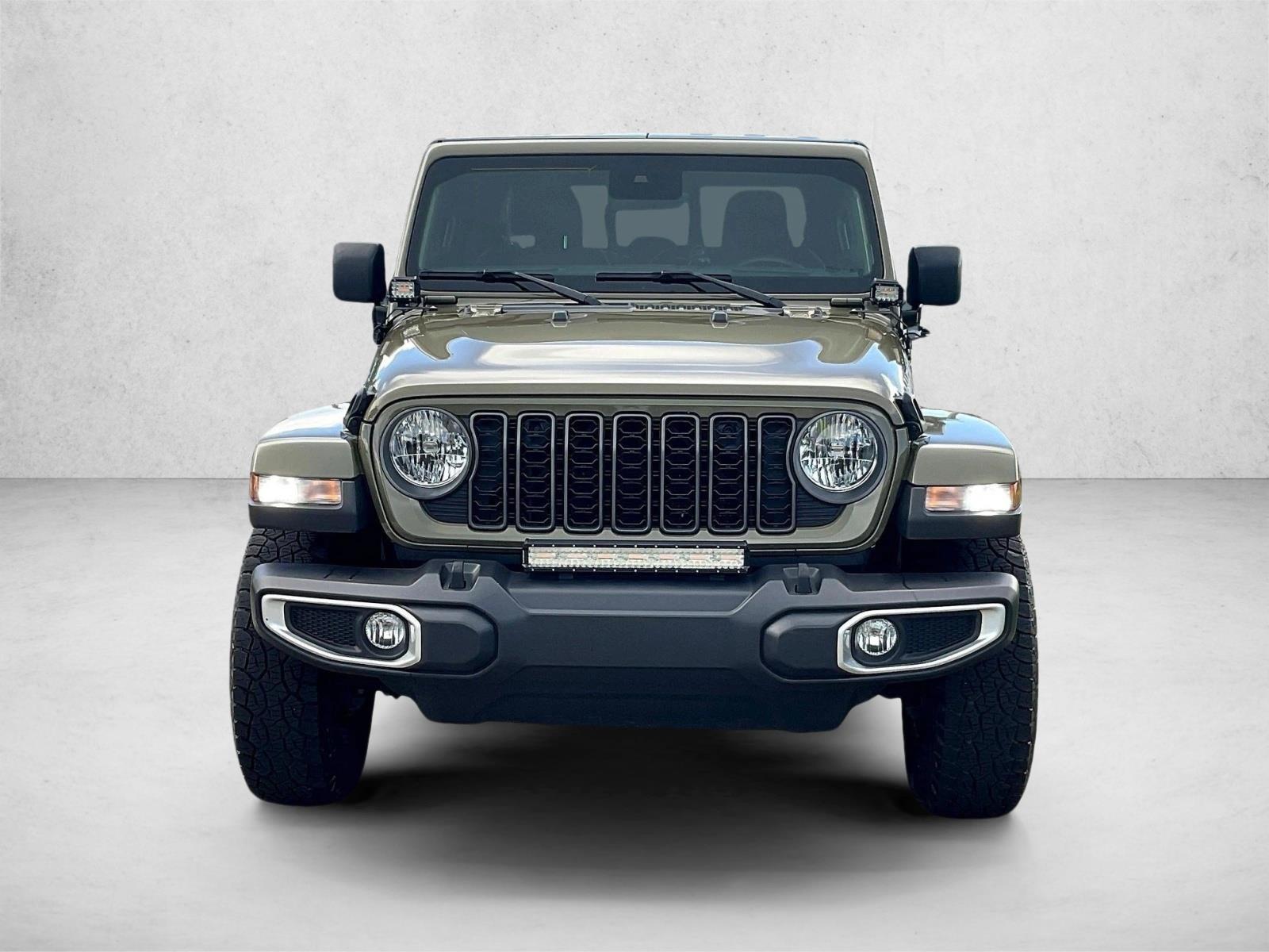 Used 2025 41 Jeep High Tide image 3