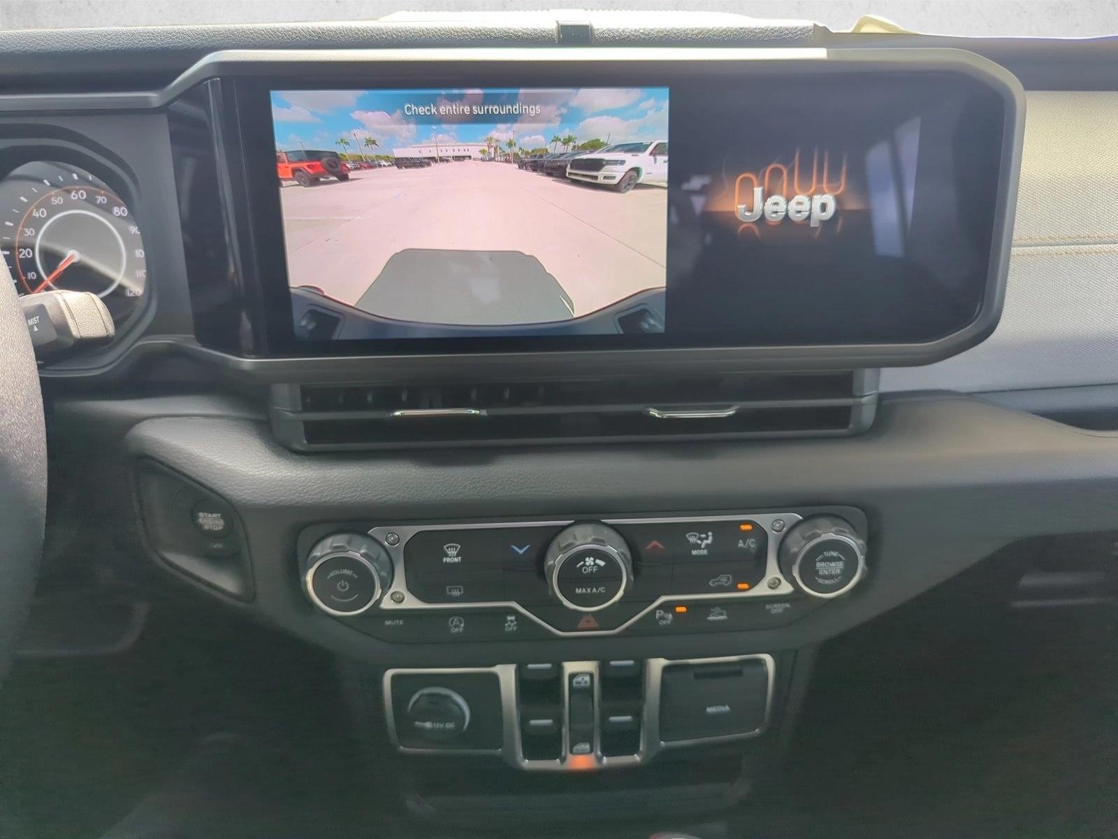 Used 2025 Granite Crystal Metallic Clearcoat Jeep Sport S image 14