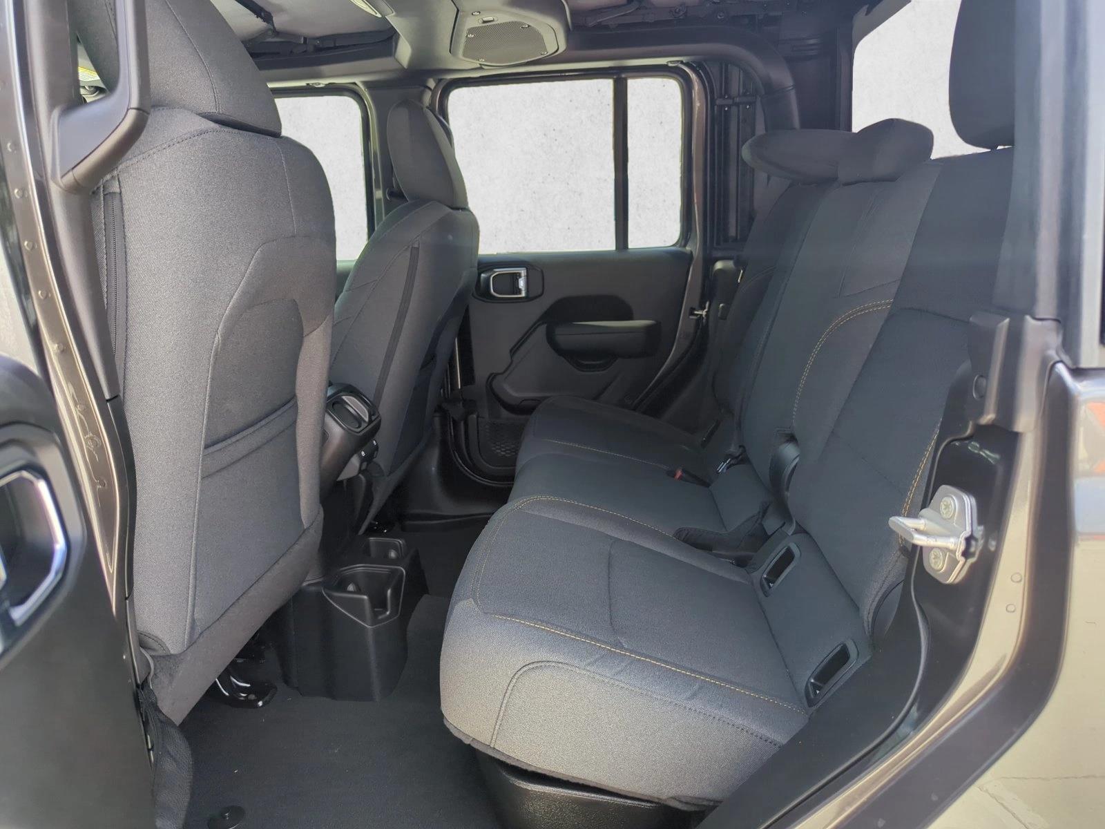 Used 2025 Granite Crystal Metallic Clearcoat Jeep Sport S image 17