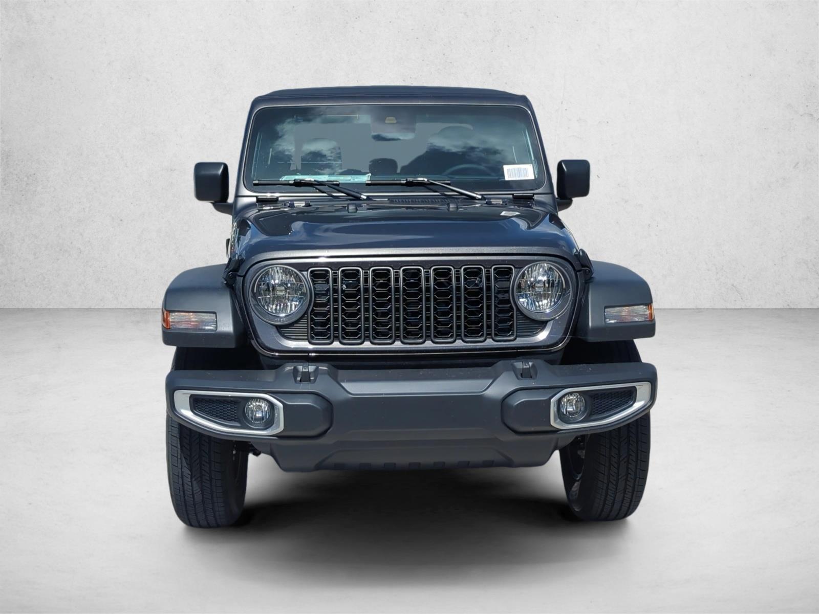 Used 2025 Granite Crystal Metallic Clearcoat Jeep Sport S image 6