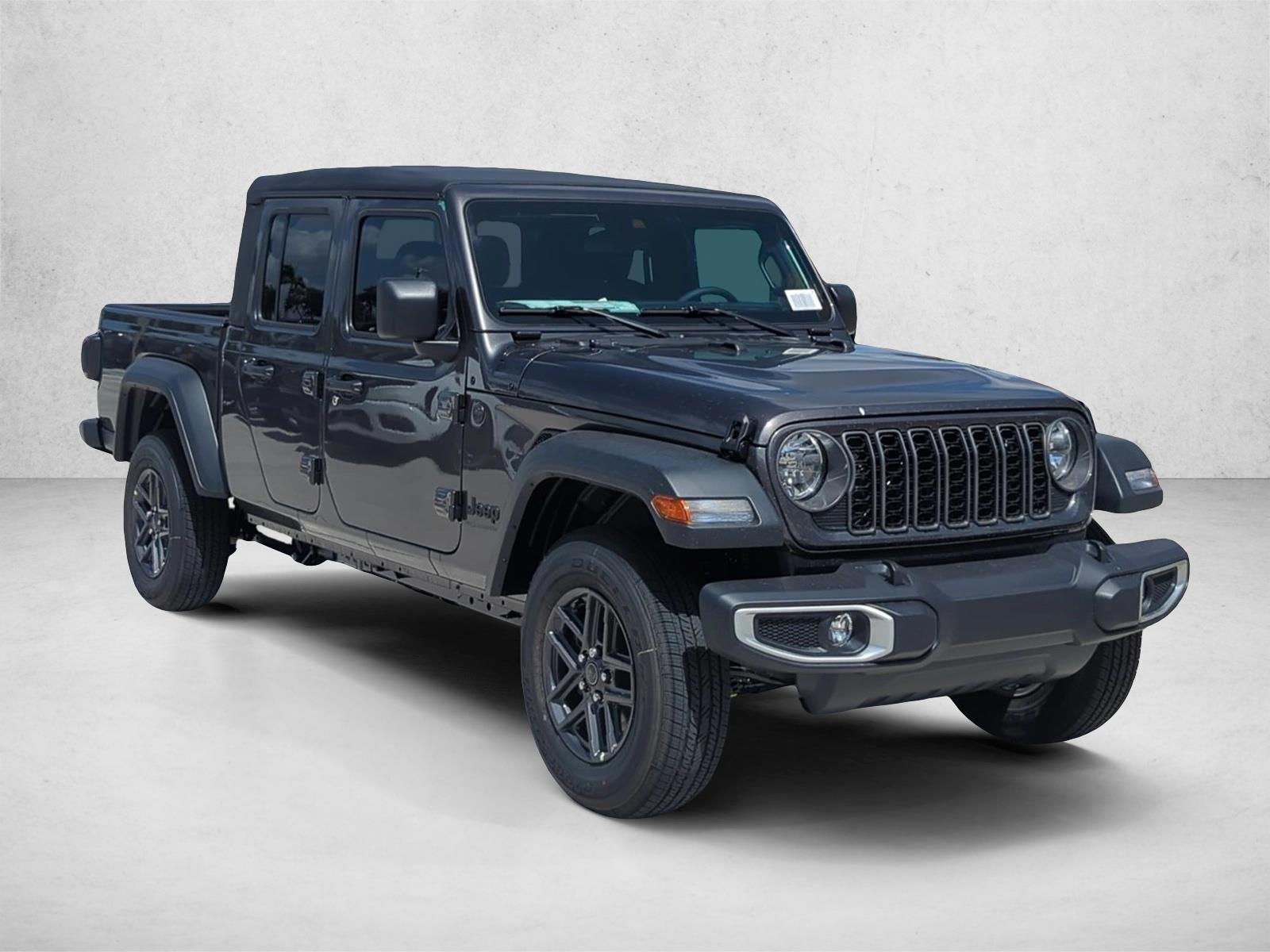 Used 2025 Granite Crystal Metallic Clearcoat Jeep Sport S image 7