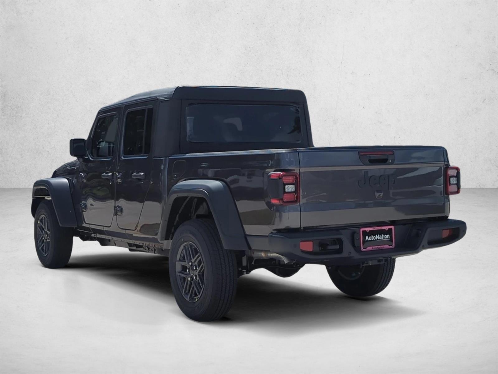Used 2025 Granite Crystal Metallic Clearcoat Jeep Sport S image 9