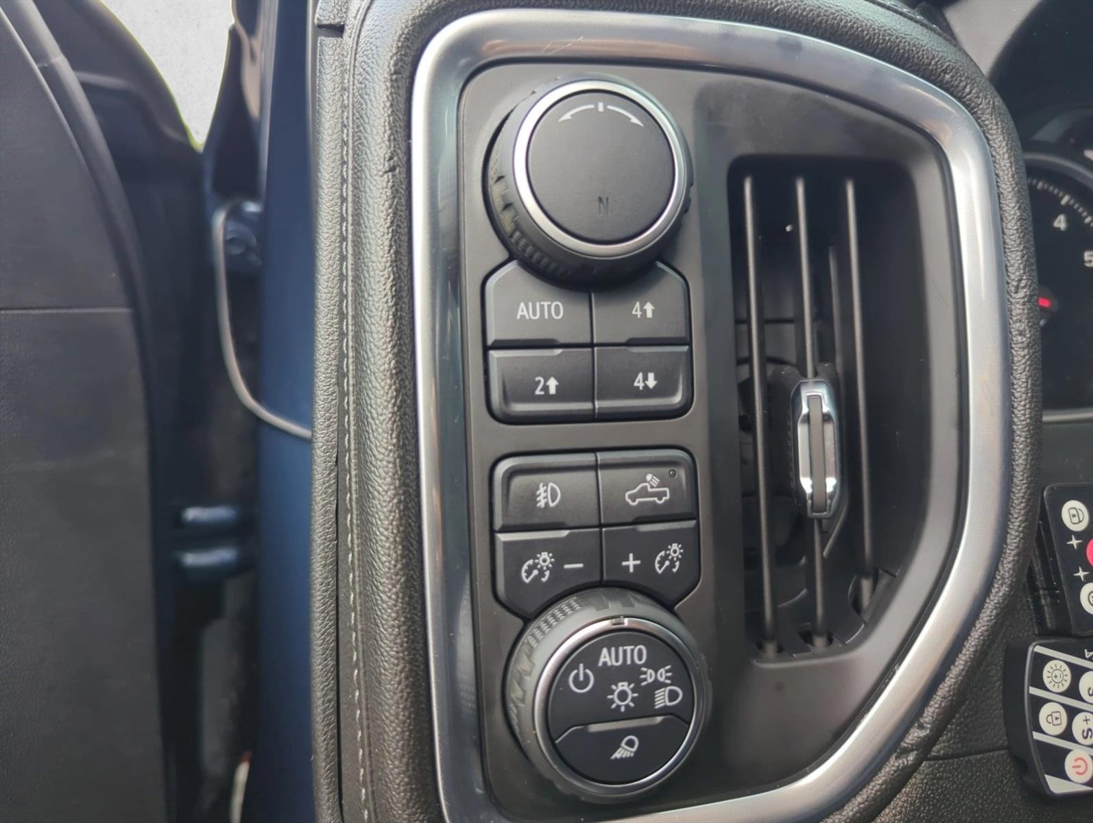Used 2019 Blue CHEVROLET  image 28