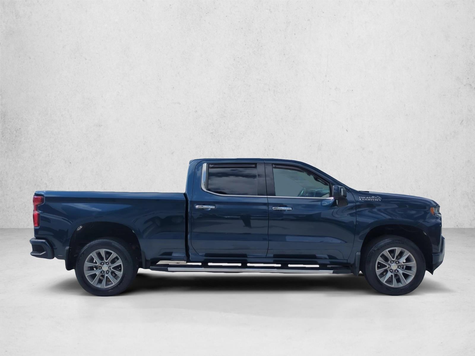 Used 2019 Blue CHEVROLET  image 4
