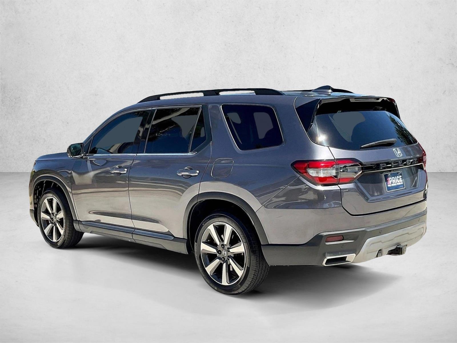 Used 2023 Modern Steel Metallic Honda Touring image 12