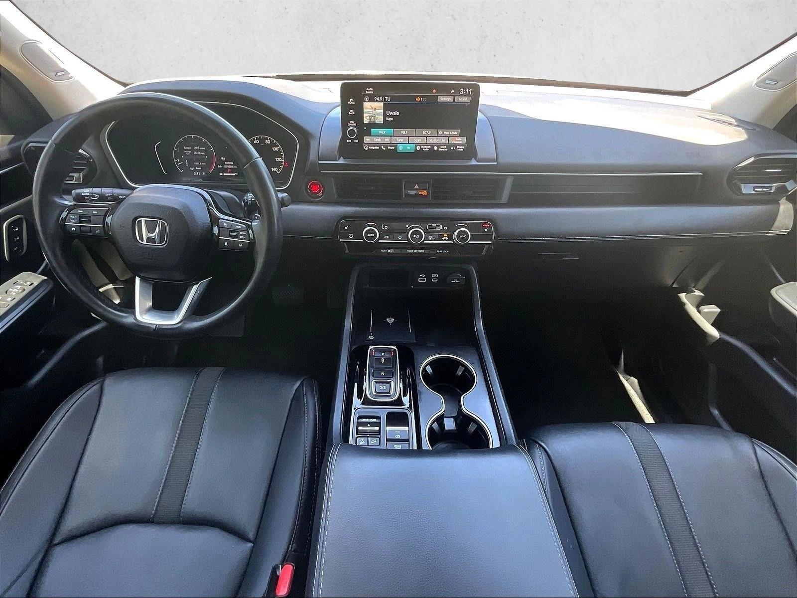 Used 2023 Modern Steel Metallic Honda Touring image 15