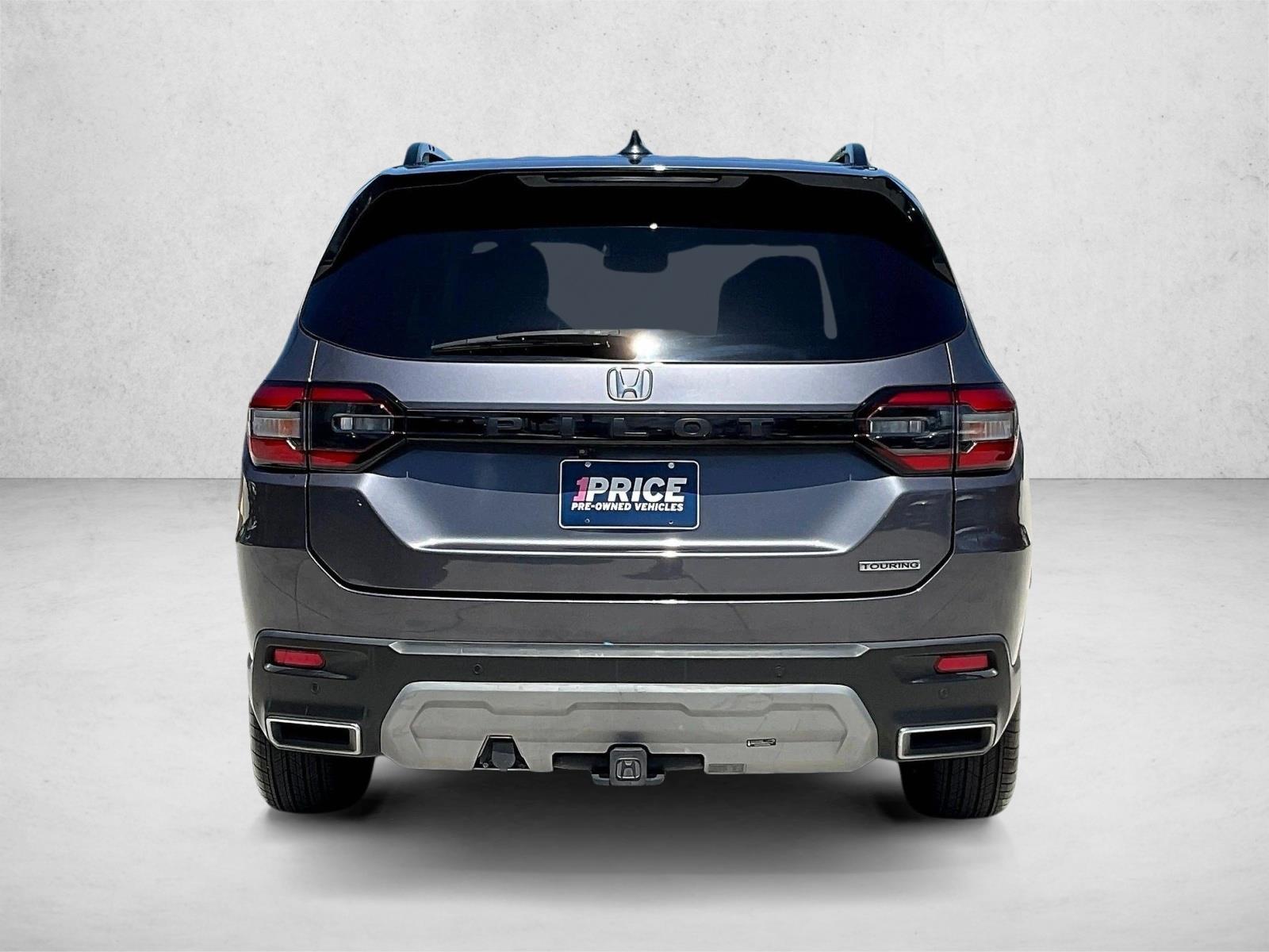 Used 2023 Modern Steel Metallic Honda Touring image 4
