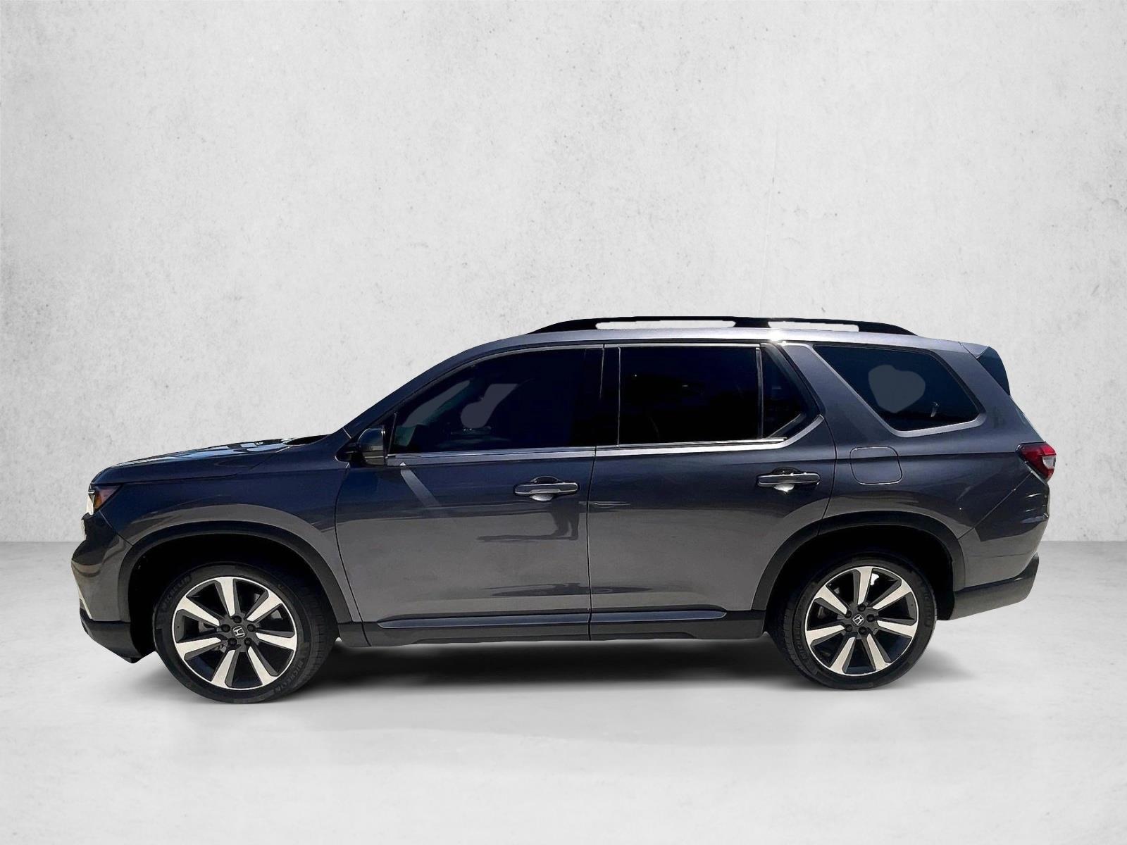 Used 2023 Modern Steel Metallic Honda Touring image 6