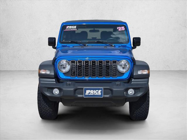 View vehicle photo 2