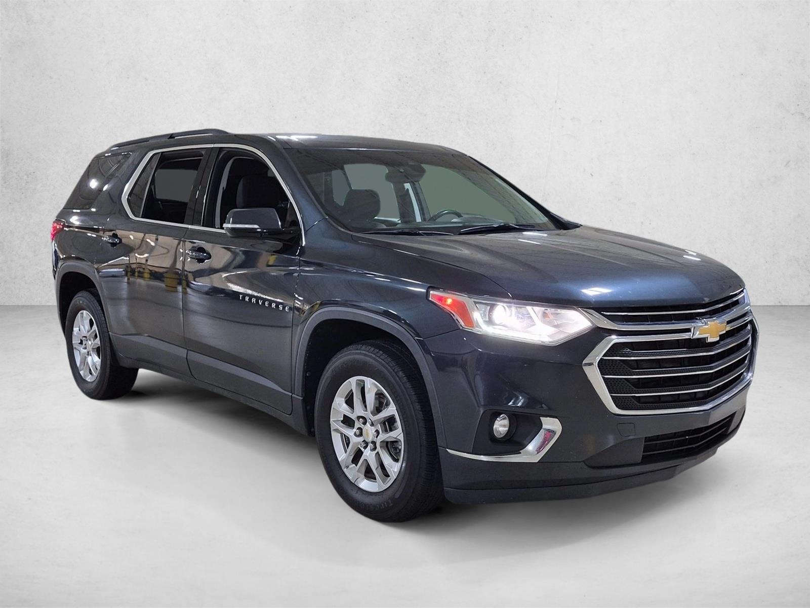Used 2020 Graphite Metallic Chevrolet LT Cloth image 3