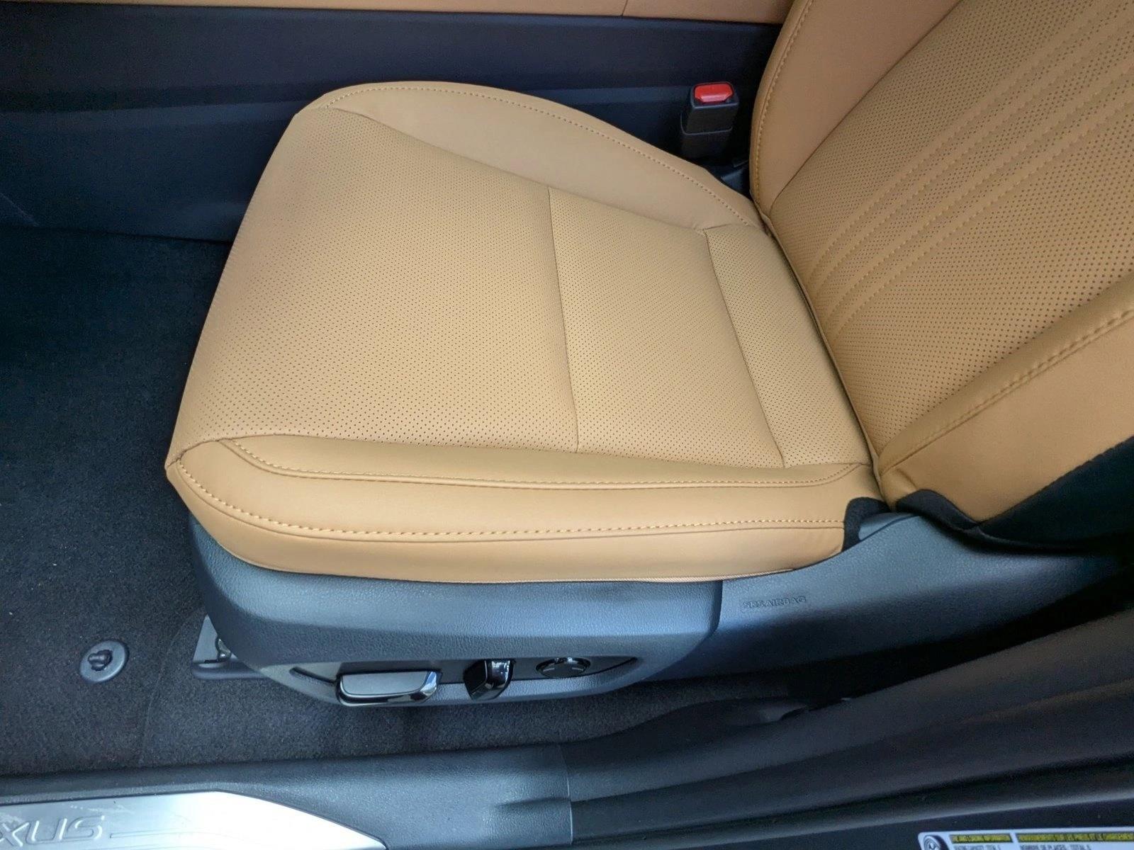 2026 Lexus NX 350 Premium photo 4