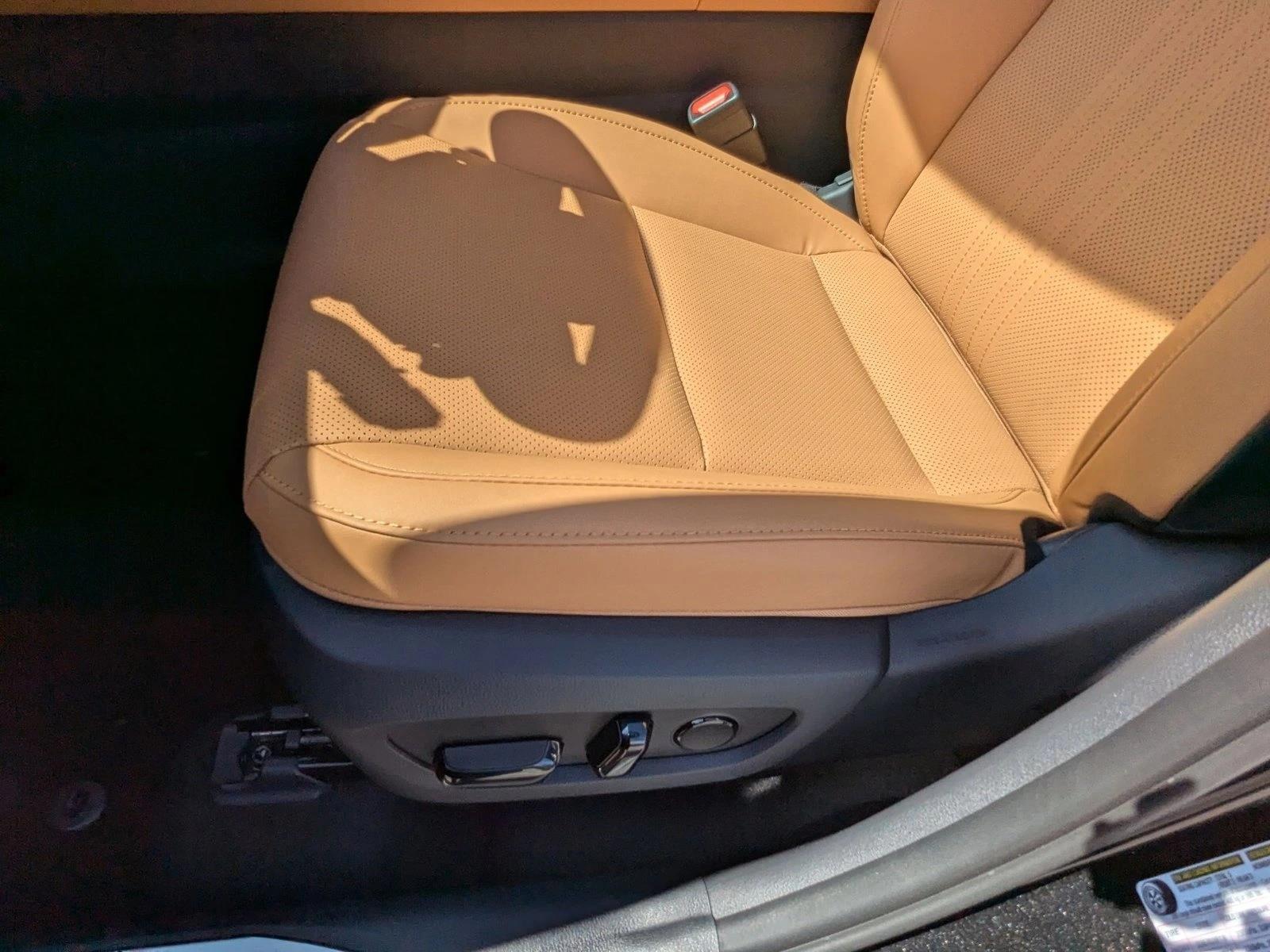 2026 Lexus NX 350 Premium photo 4