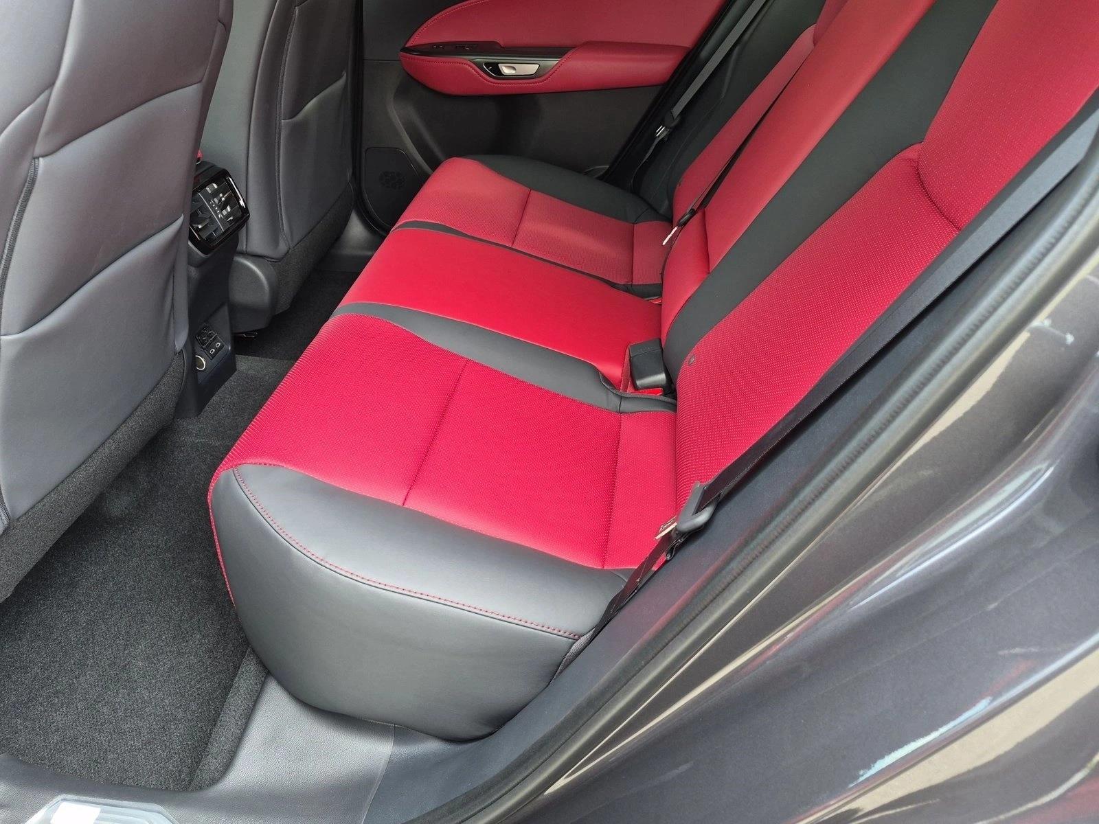 2026 Lexus NX 350 - Photo 15