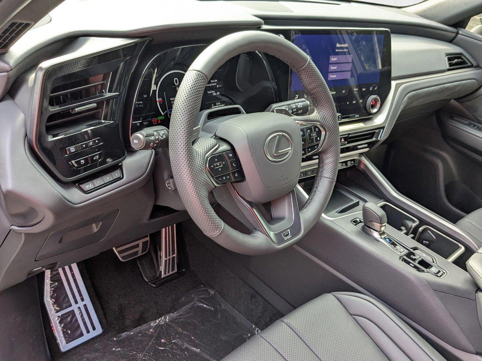 2025 Lexus TX 500h F SPORT Performance Premium photo 3