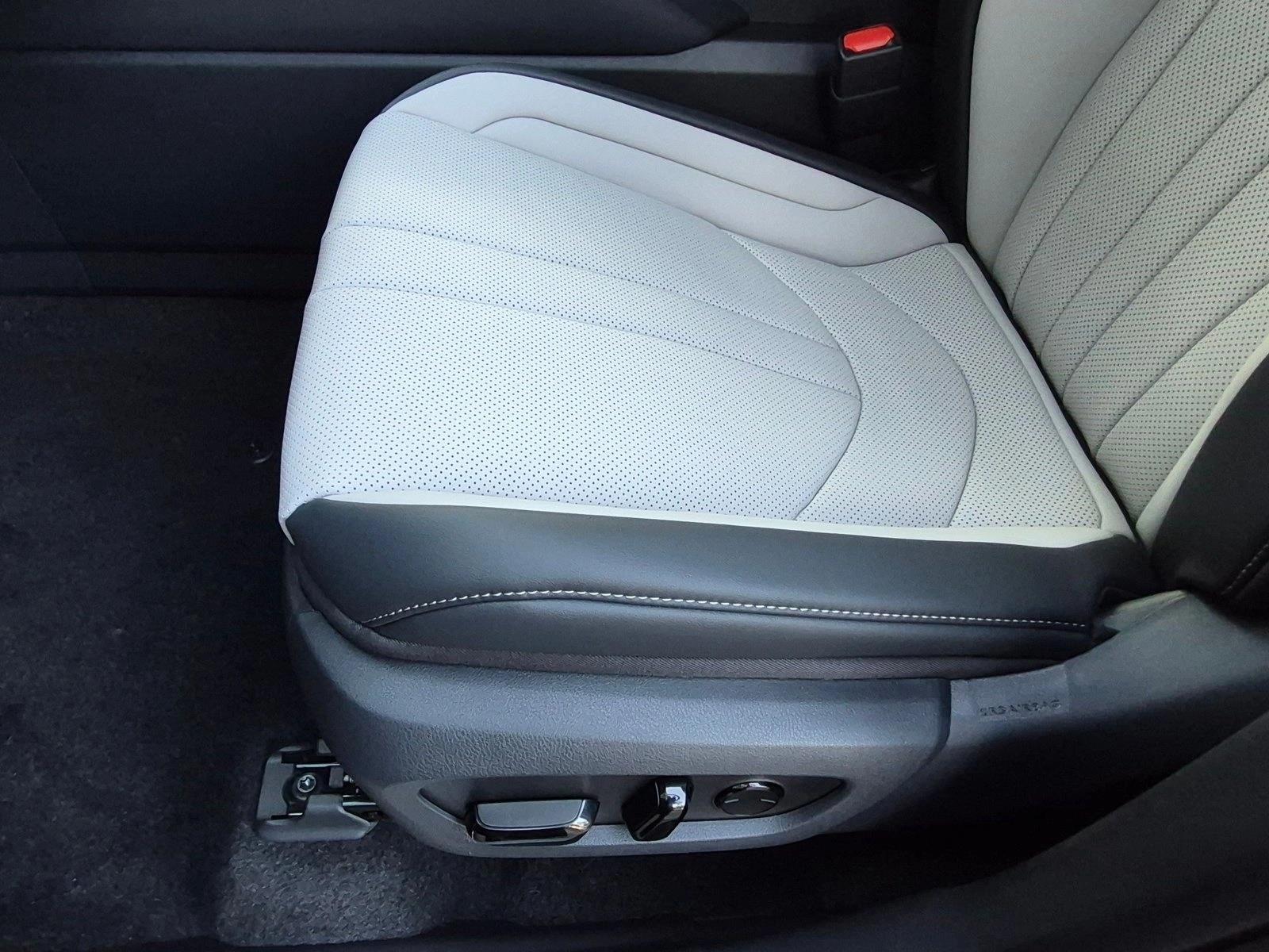 New 2026 Celestial Silver Metallic Lexus TX 500h F SPORT PERFORMANCE PREMIUM AWD image 4