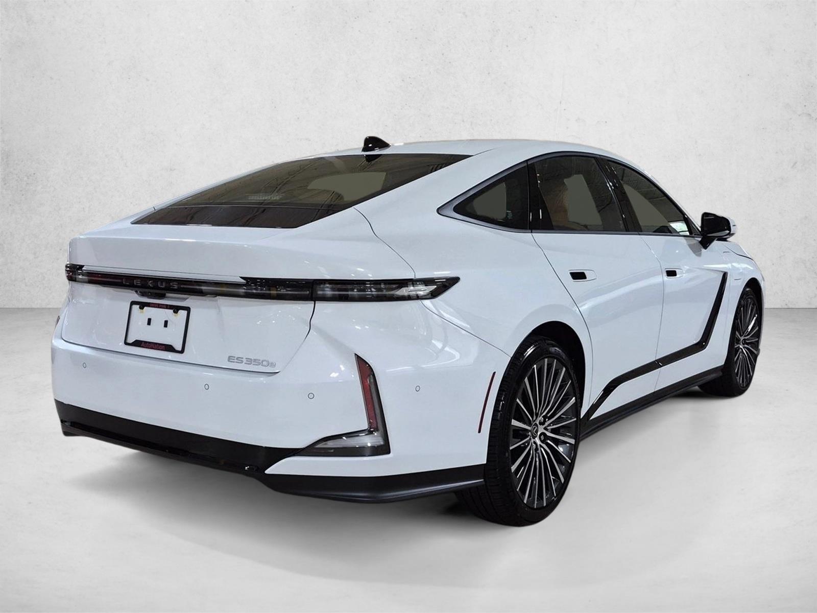 New 2026 Ultra White Lexus ES 350e LUXURY image 2