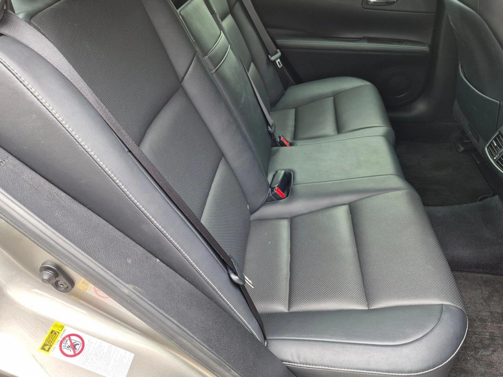 Used 2015 Atomic Silver Lexus  image 12