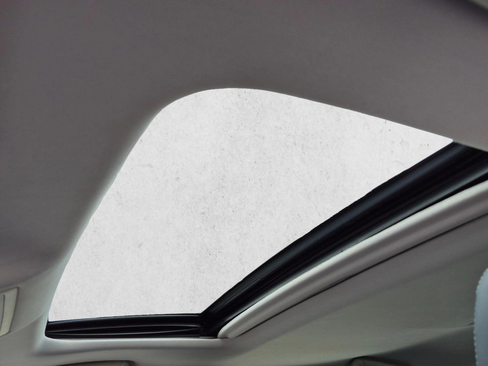 Used 2015 Atomic Silver Lexus  image 13