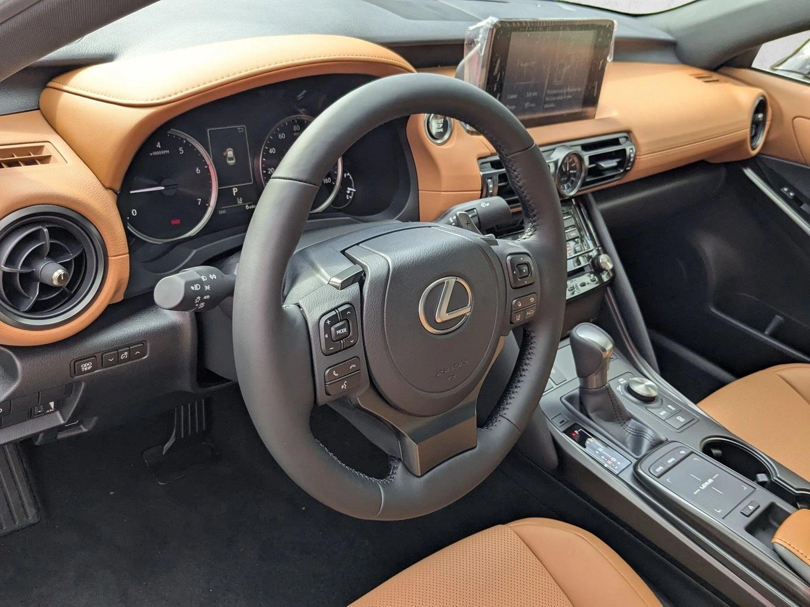 2025 Lexus IS 350 F SPORT photo 3