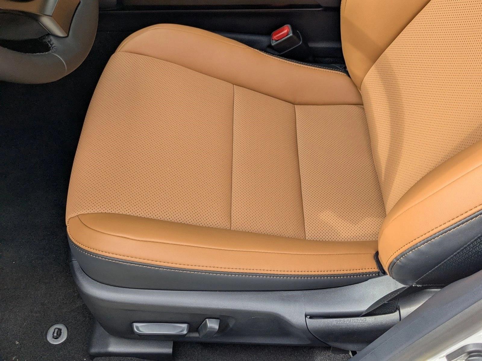 2025 Lexus IS 350 F SPORT photo 4