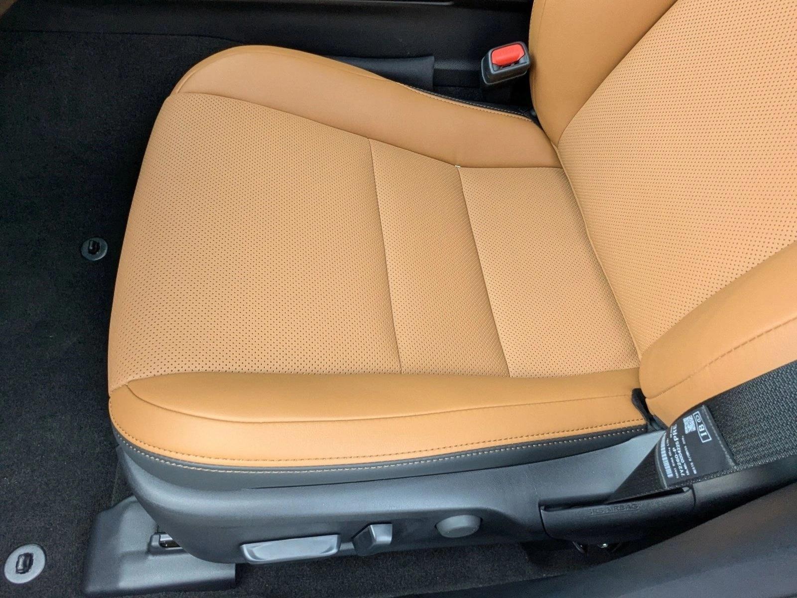 2025 Lexus IS 300 photo 4