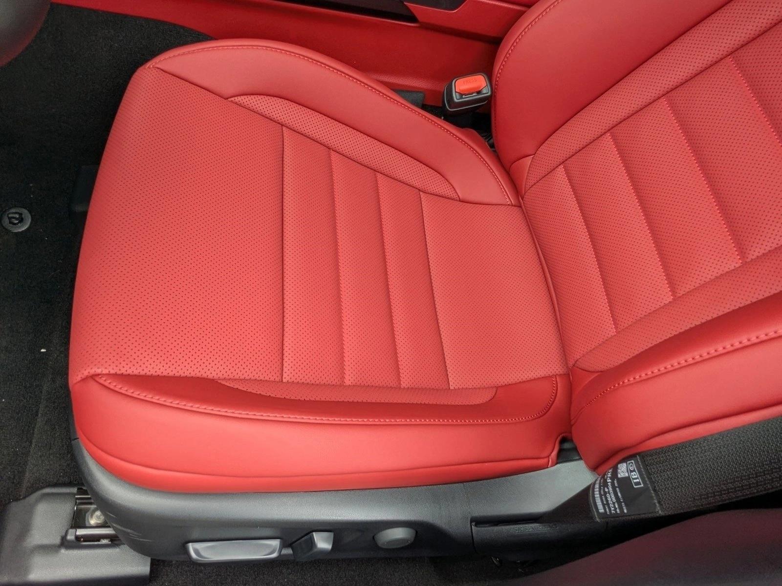 2025 Lexus IS 350 F SPORT photo 4