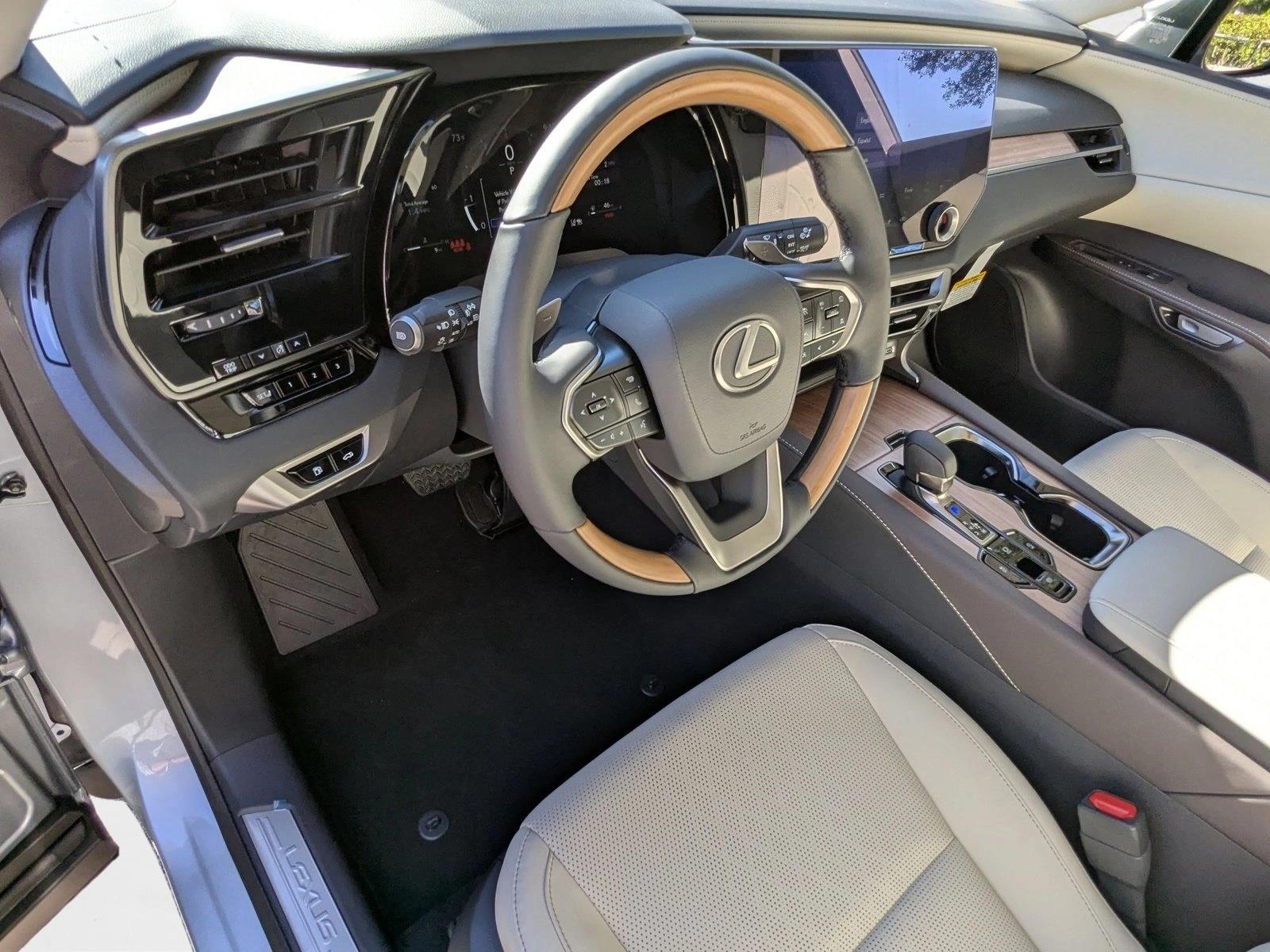 2025 Lexus RX 350 Premium photo 3