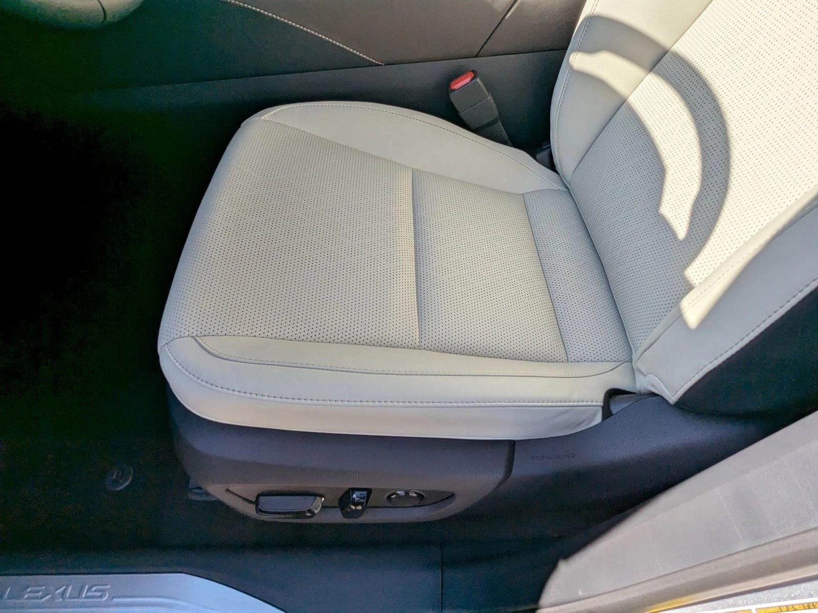 2025 Lexus RX 350 Premium photo 4