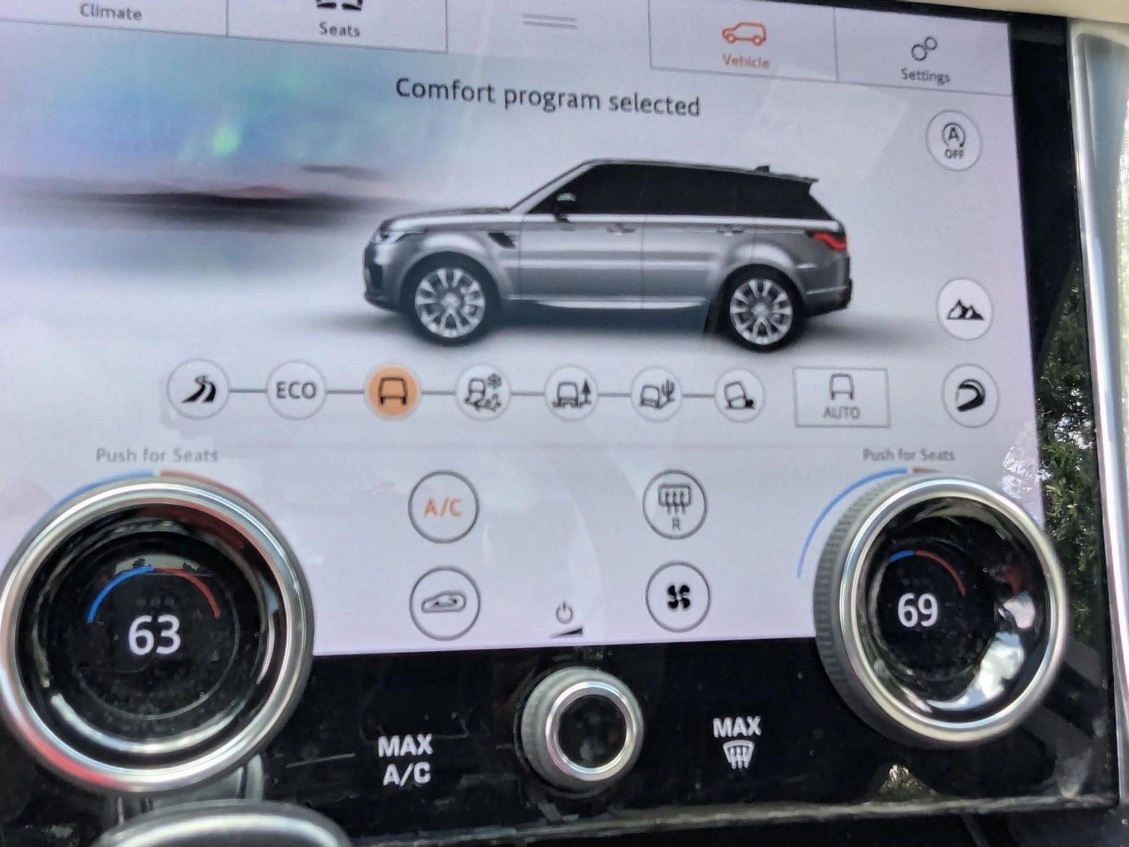 Used 2019 Fuji White Land Rover Dynamic image 12