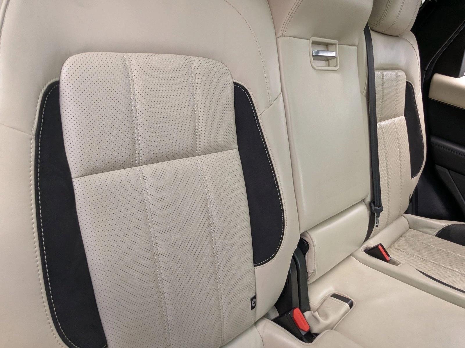 Used 2019 Fuji White Land Rover Dynamic image 20