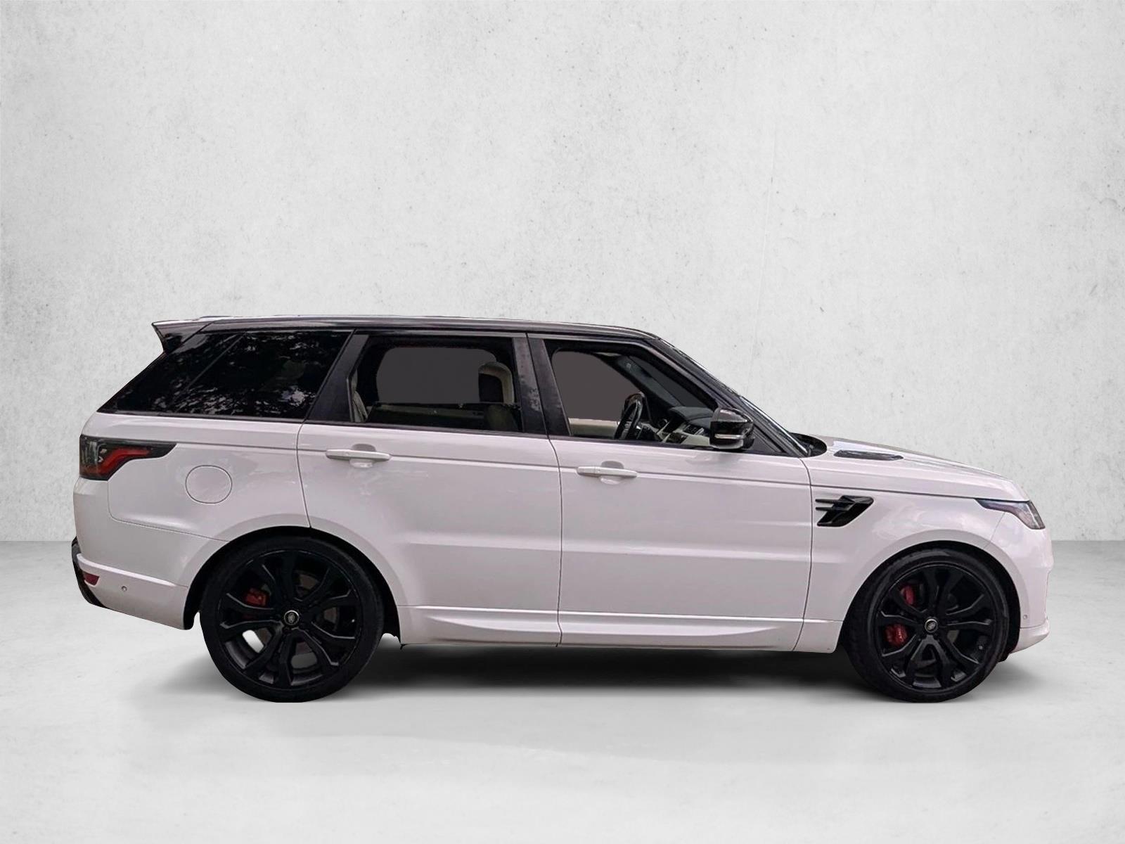 Used 2019 Fuji White Land Rover Dynamic image 4