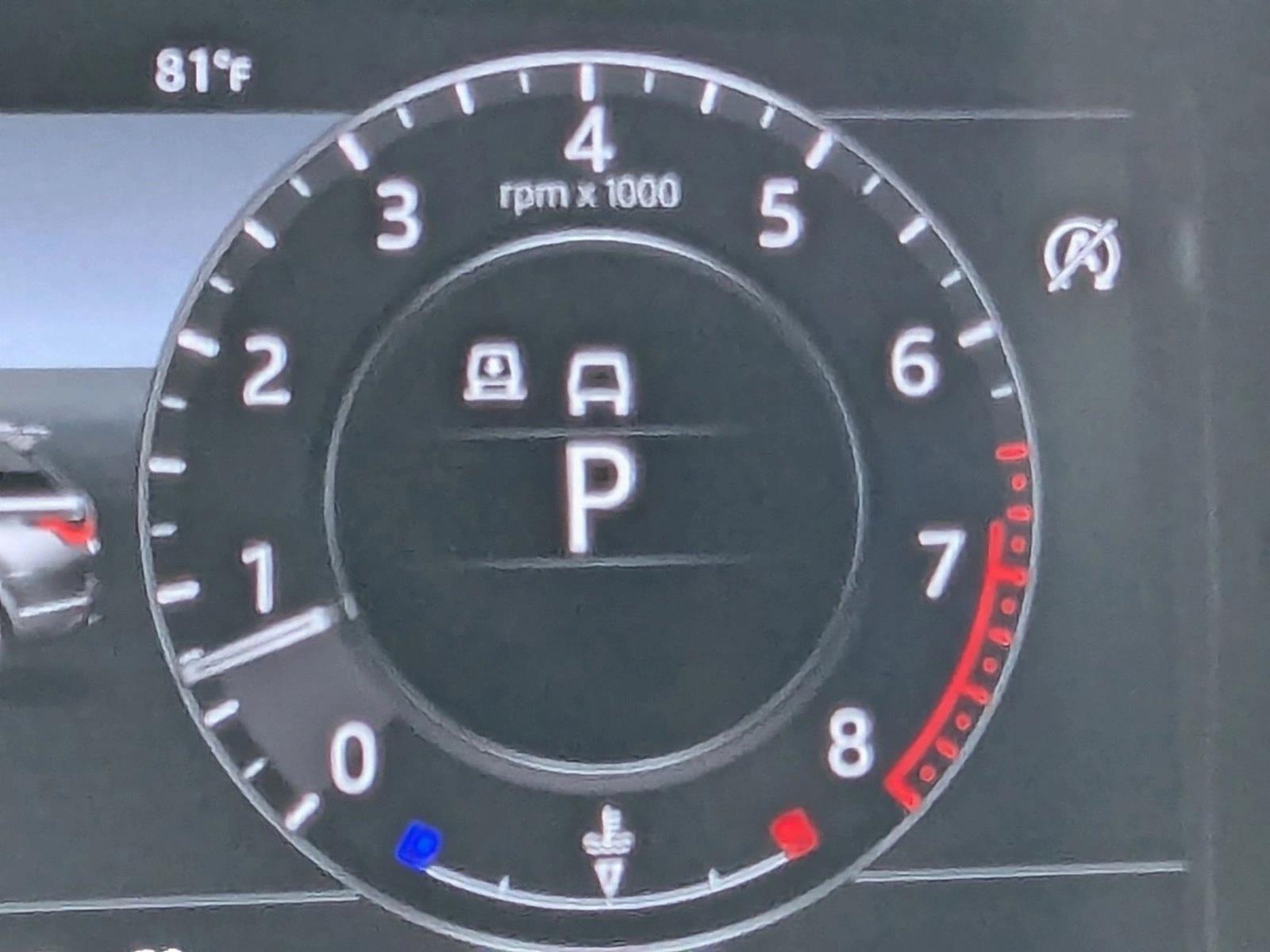 Used 2019 Fuji White Land Rover Dynamic image 9