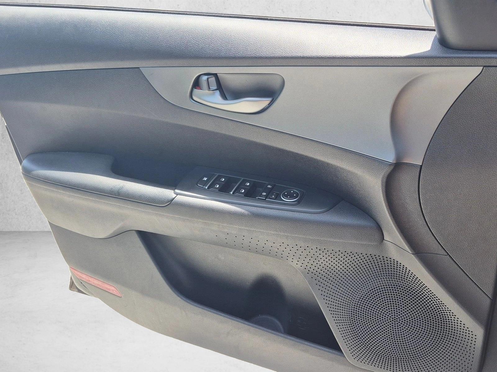 Used 2021 Gravity Gray Kia FE image 10