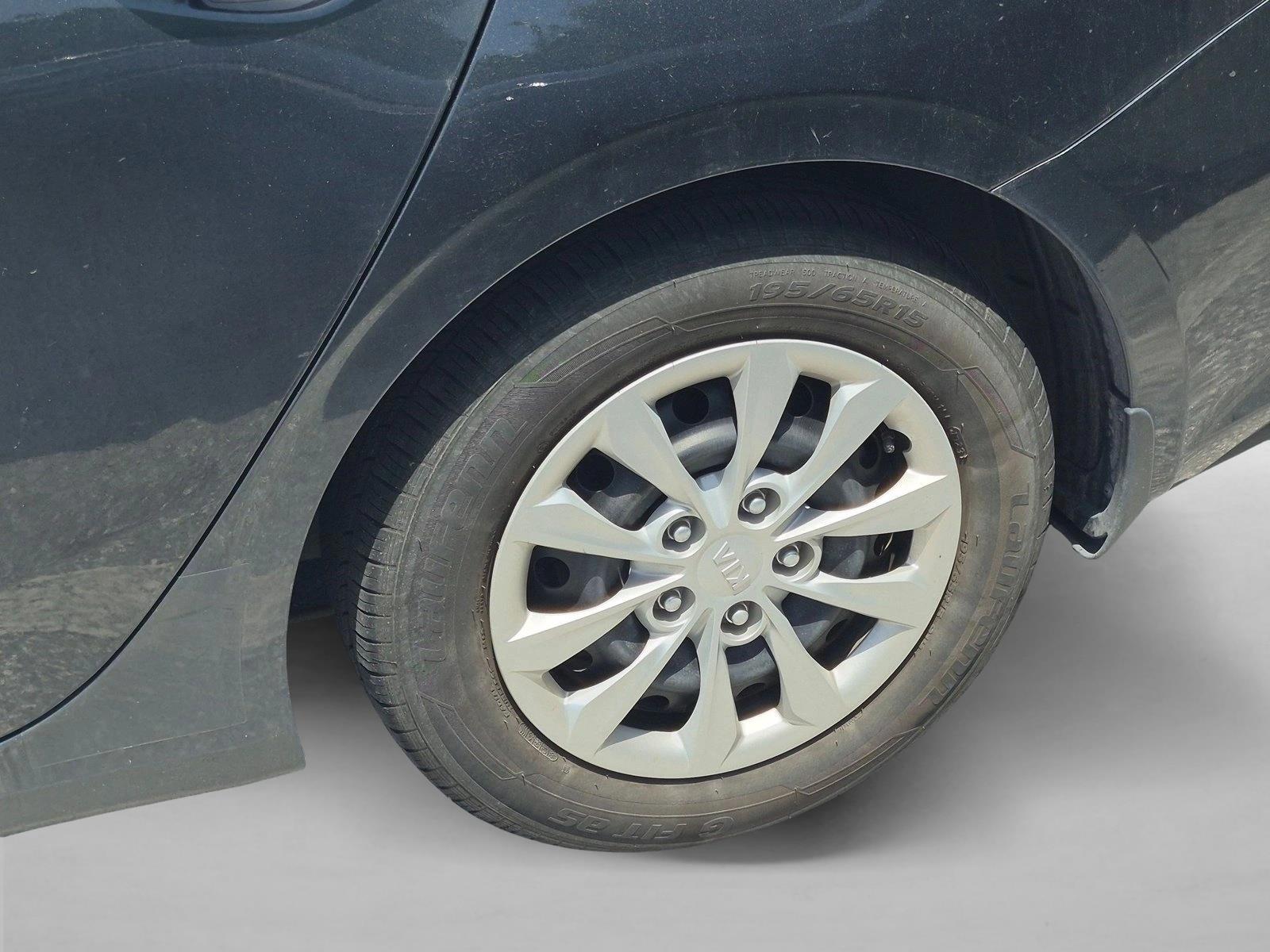 Used 2021 Gravity Gray Kia FE image 21