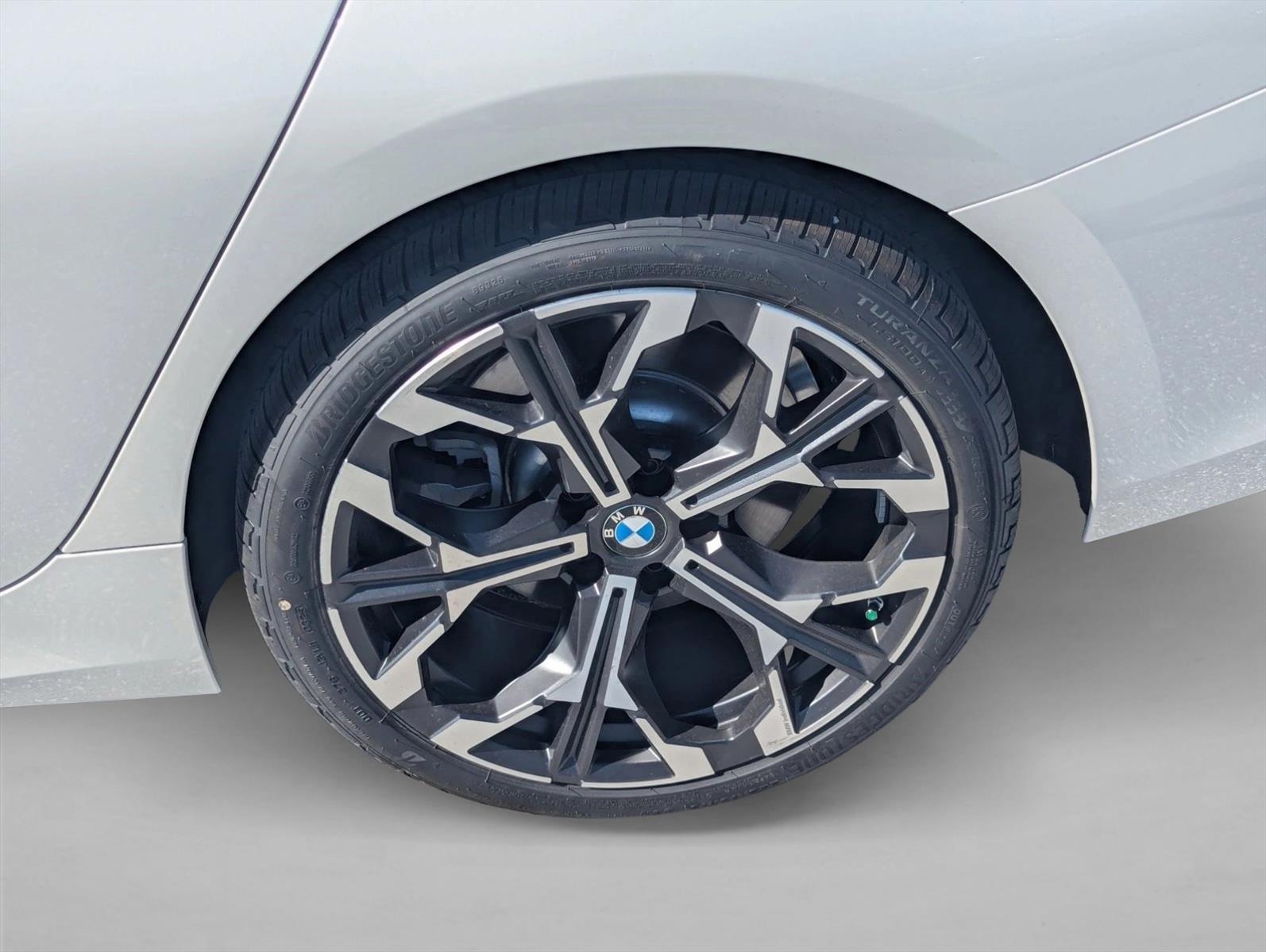 2026 BMW 3 Series 330i - Photo 9