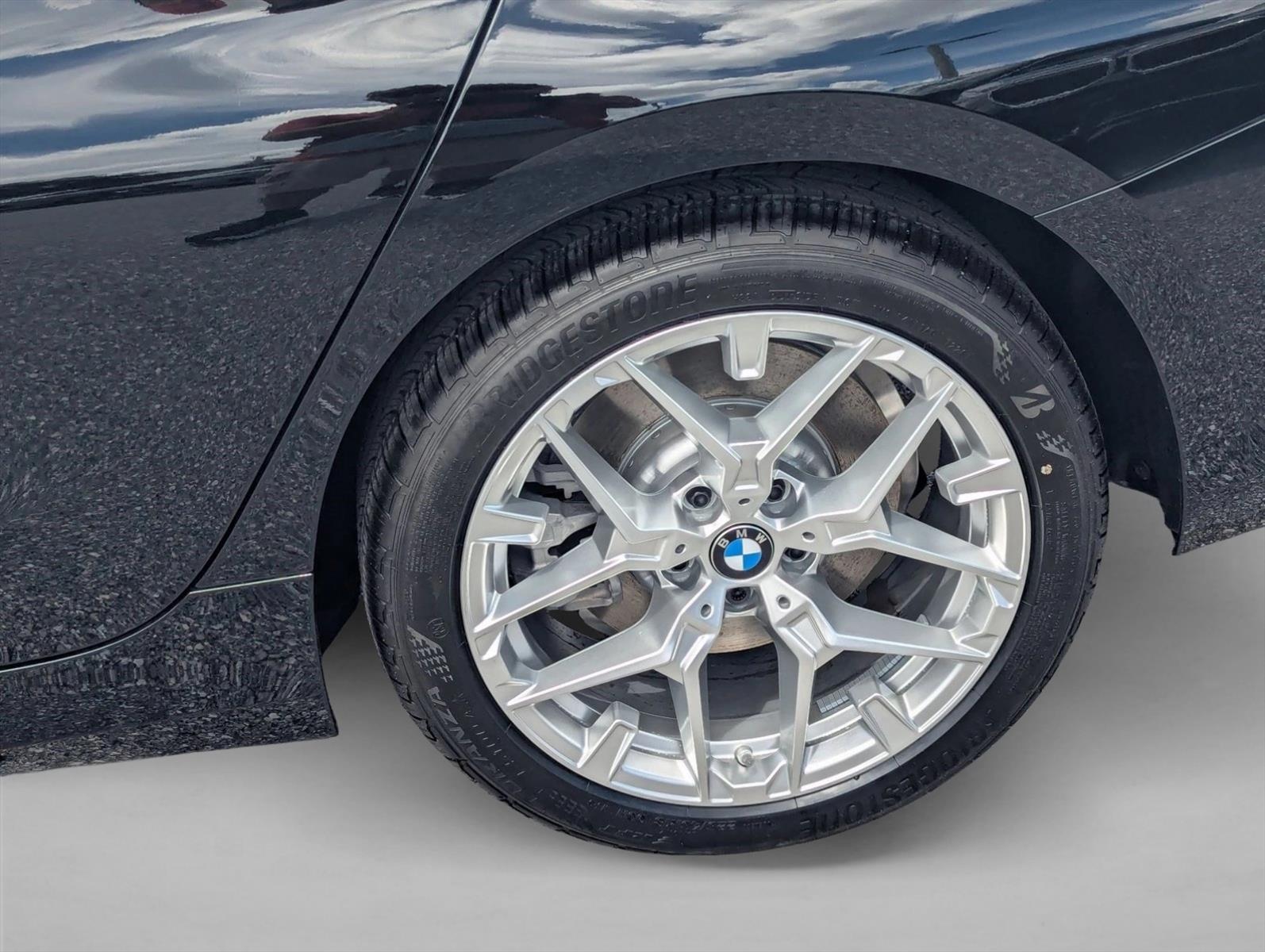 2026 BMW 3 Series 330i - Photo 9