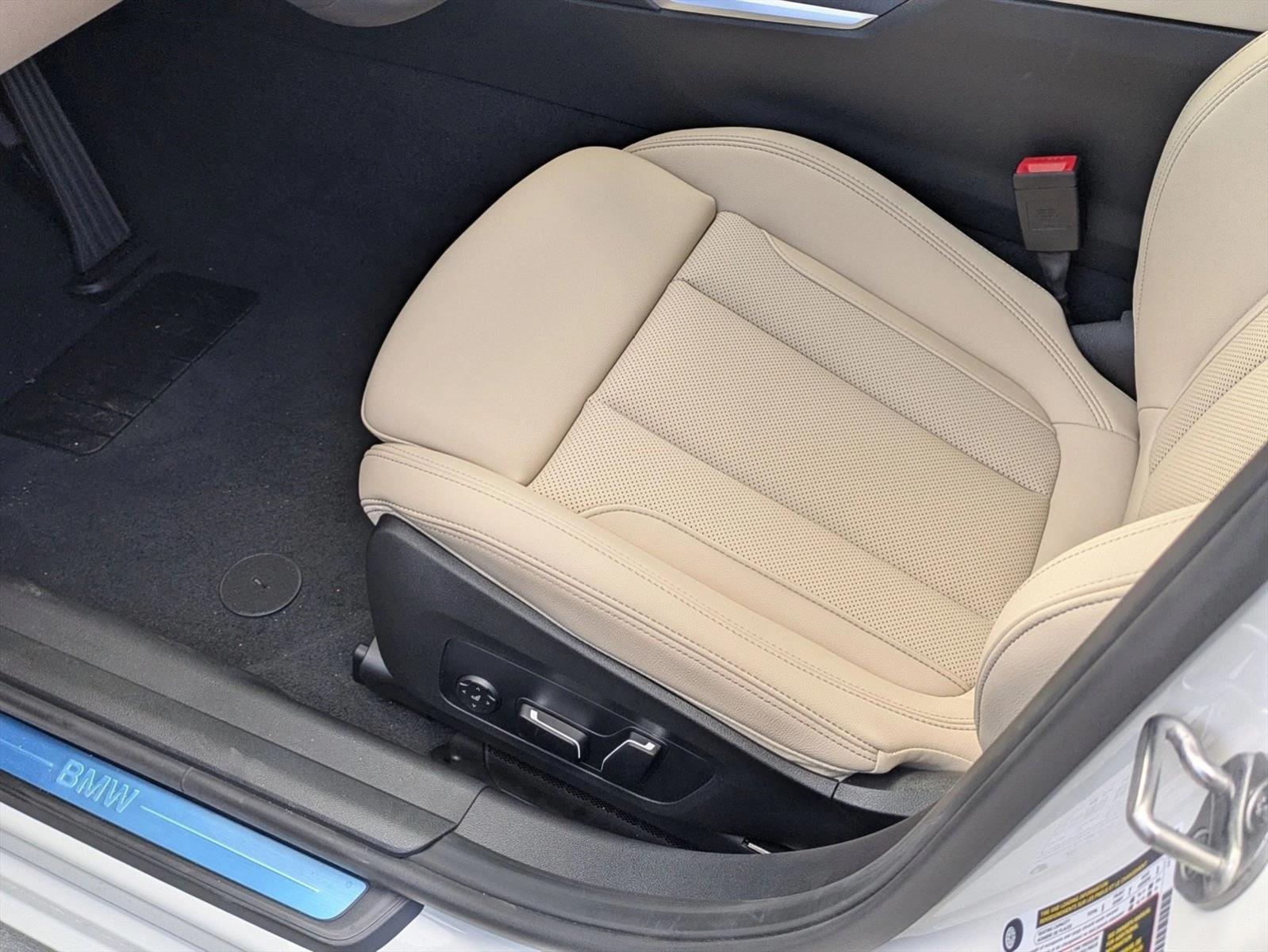Used 2026 Alpine White BMW 330i NA image 4