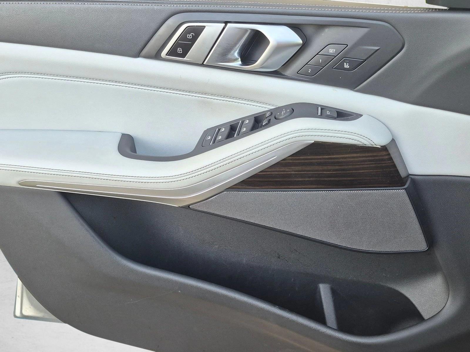 Used 2024 Skyscraper Grey Metallic BMW sDrive40i image 11