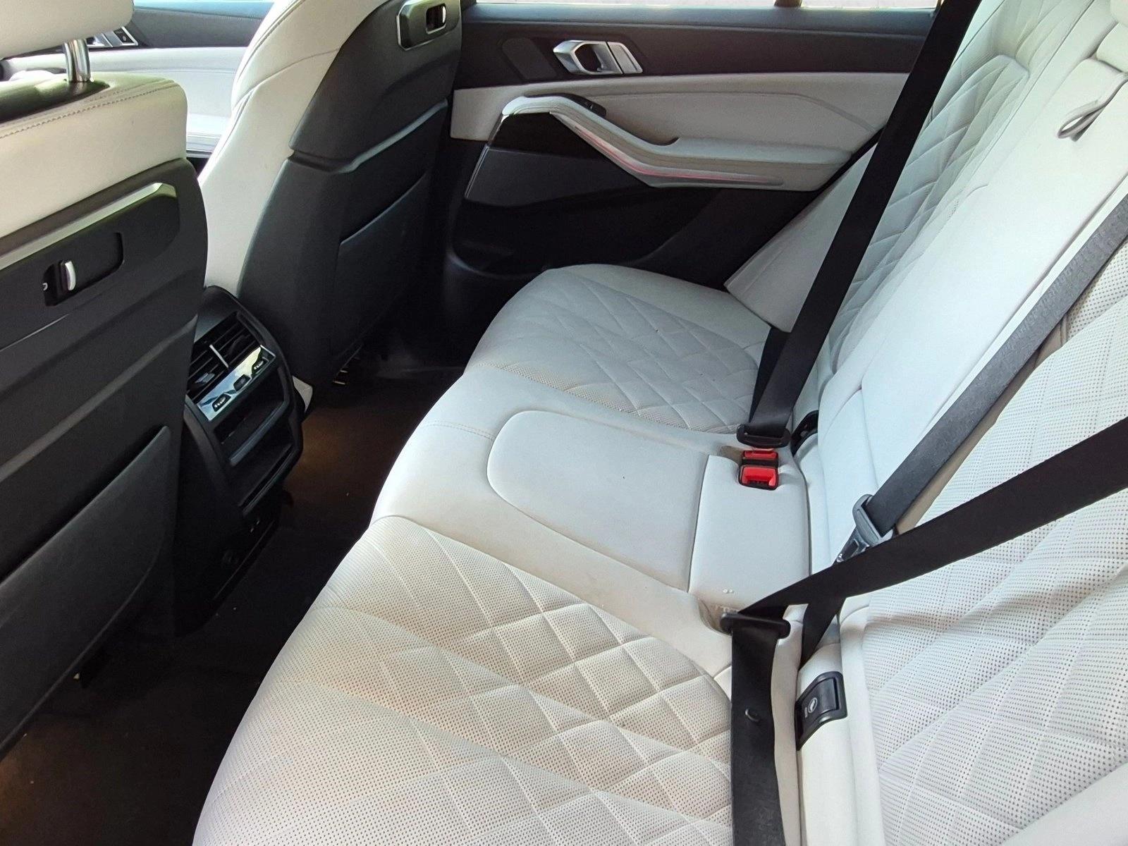 Used 2024 Skyscraper Grey Metallic BMW sDrive40i image 16