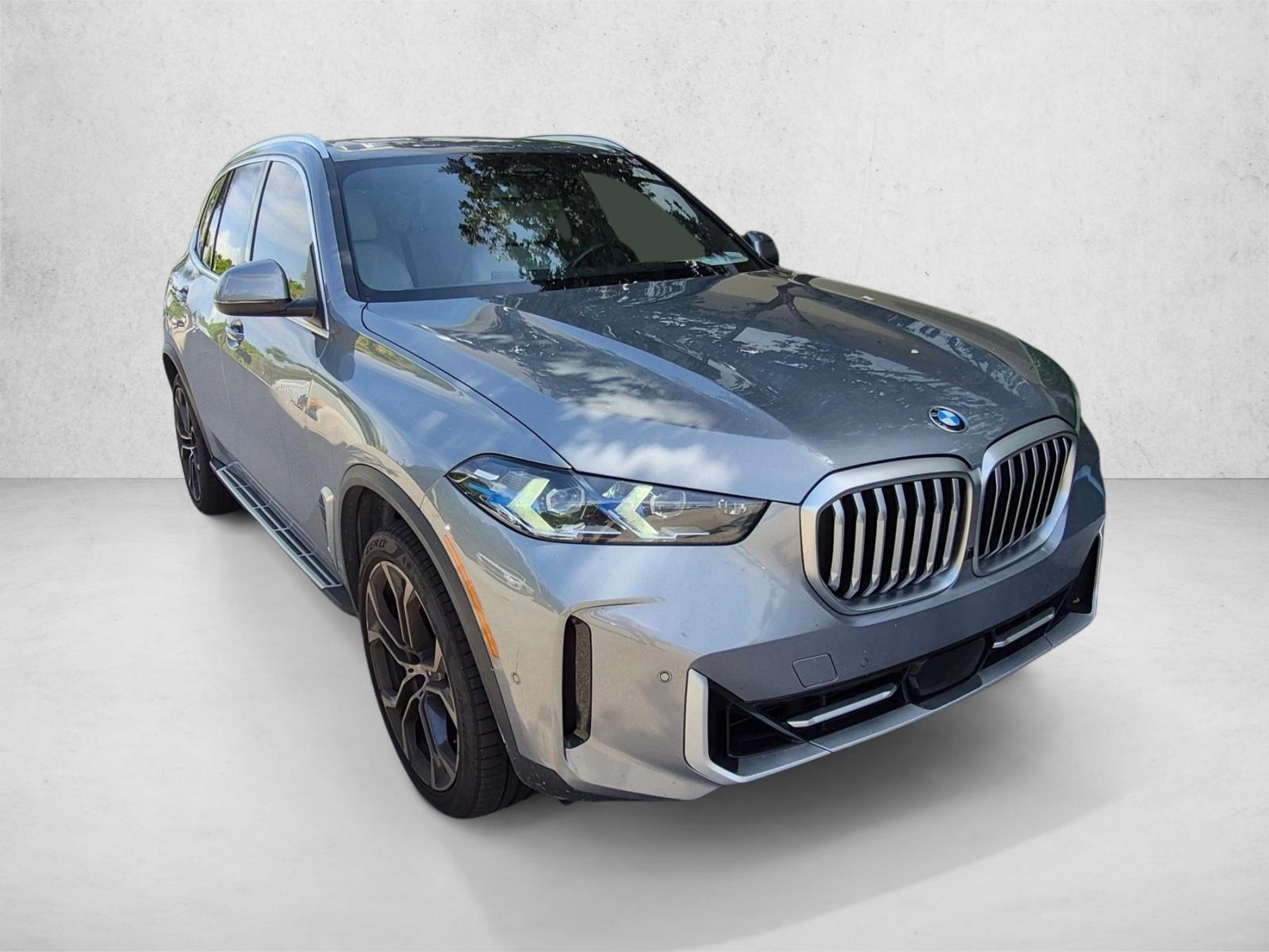 Used 2024 Skyscraper Grey Metallic BMW sDrive40i image 3