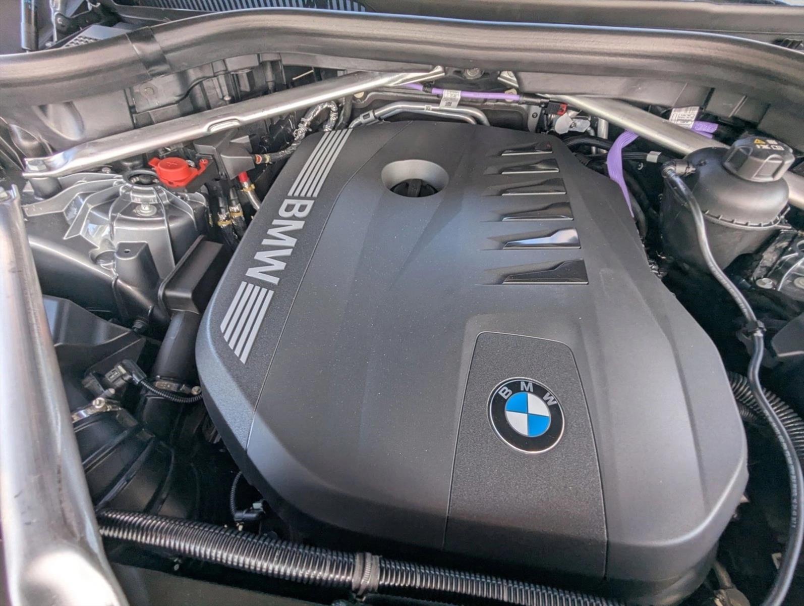 Used 2026 Skyscraper Grey Metallic BMW sDrive40i image 16