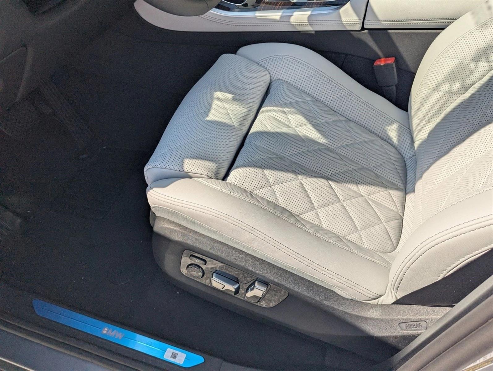 Used 2026 Skyscraper Grey Metallic BMW sDrive40i image 4
