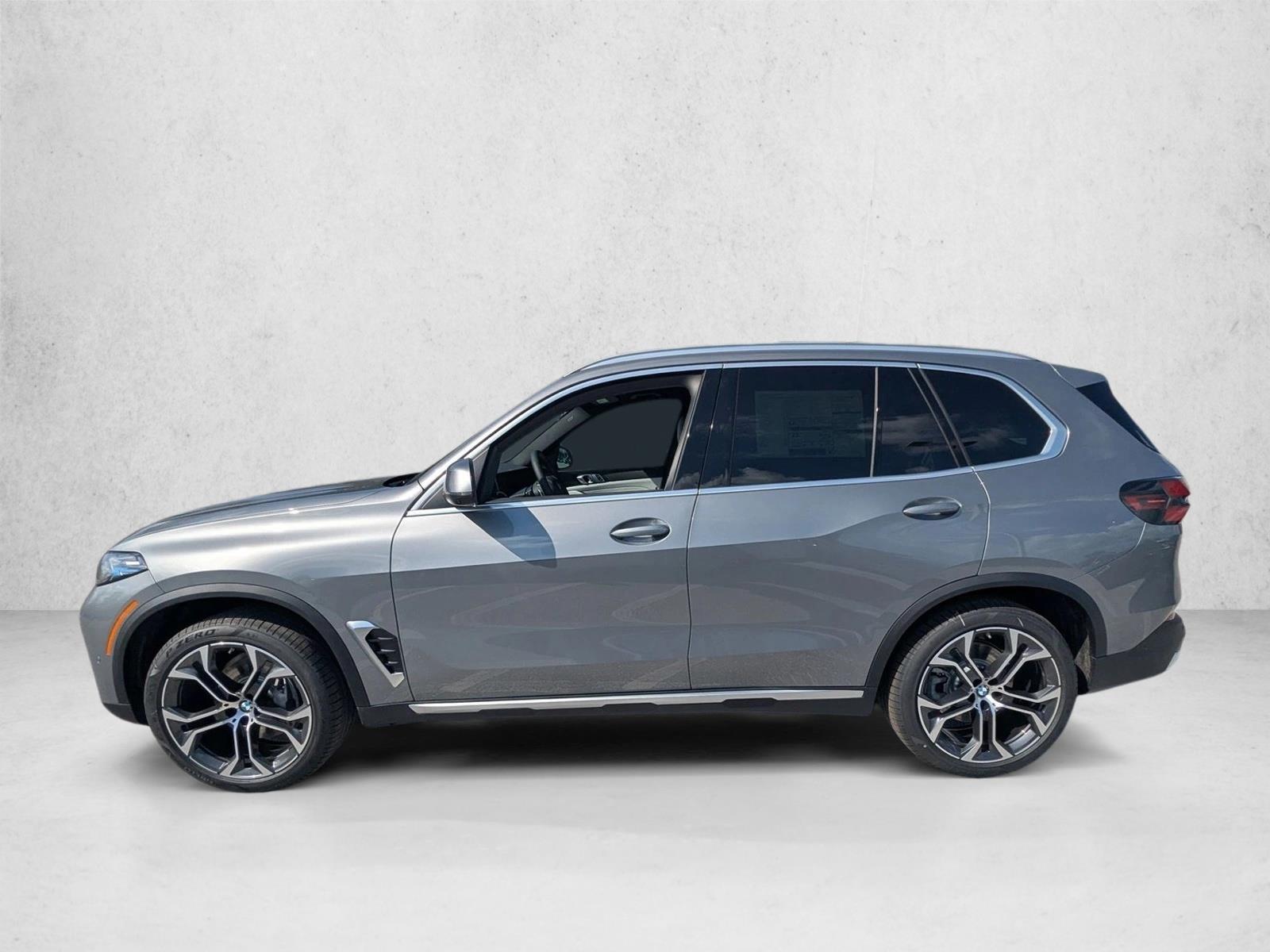 Used 2026 Skyscraper Grey Metallic BMW sDrive40i image 5