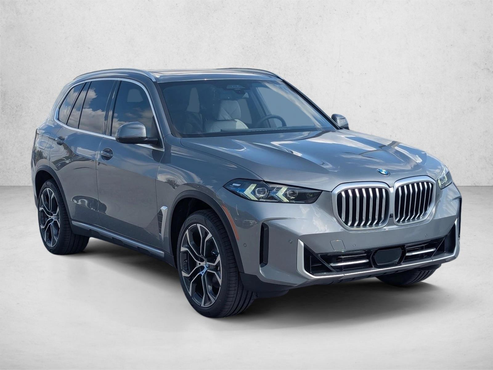 Used 2026 Skyscraper Grey Metallic BMW sDrive40i image 6