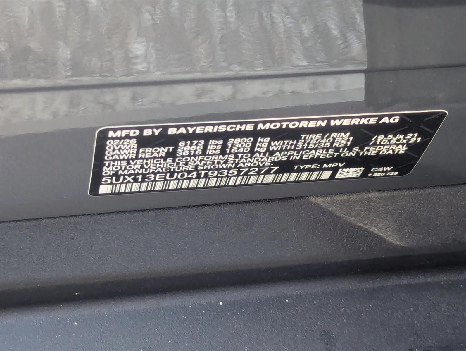 Used 2026 Skyscraper Grey Metallic BMW sDrive40i image 17